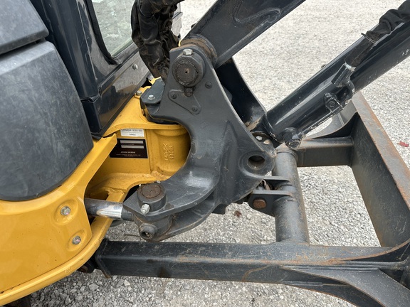 https://photos.machinefinder.com/18/11189118/76007529_large_70577.jpg