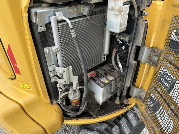 https://photos.machinefinder.com/18/11189118/76007536_large_16655.jpg