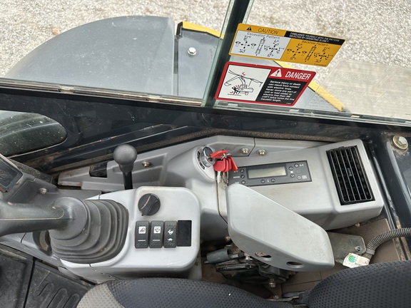 https://photos.machinefinder.com/18/11189118/76007546_large_26964.jpg