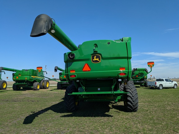 https://photos.machinefinder.com/24/11198124/79212091_large_72339.jpg