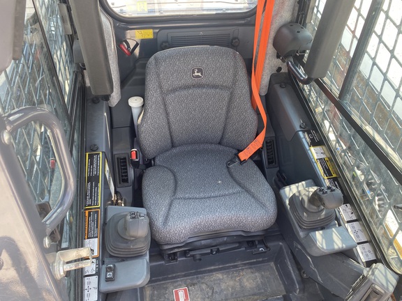 https://photos.machinefinder.com/99/11201999/75488896_large_73098.jpg