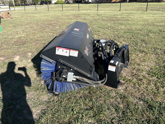 https://photos.machinefinder.com/45/11229745/76197150_large_79082.jpg