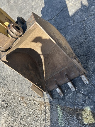 https://photos.machinefinder.com/37/11234637/77916261_large_9053.jpg
