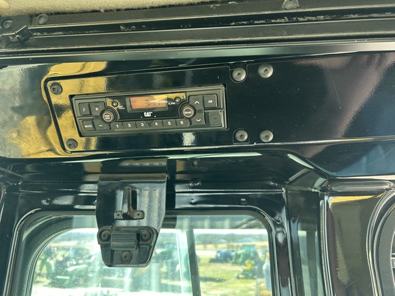 https://photos.machinefinder.com/37/11234637/77916304_large_65504.jpg