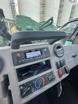 https://photos.machinefinder.com/84/11238184/75234463_large_76053.jpg