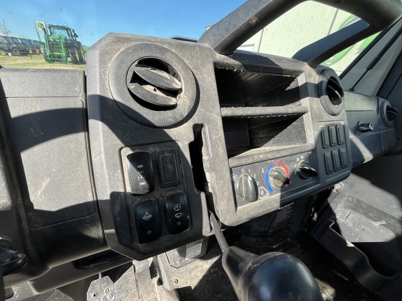 https://photos.machinefinder.com/67/11266767/76821651_large_68218.jpg