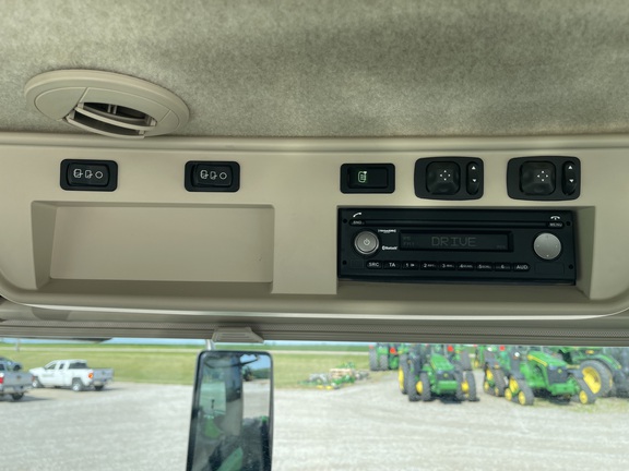 https://photos.machinefinder.com/30/9889930/66938900_large_75990.jpg
