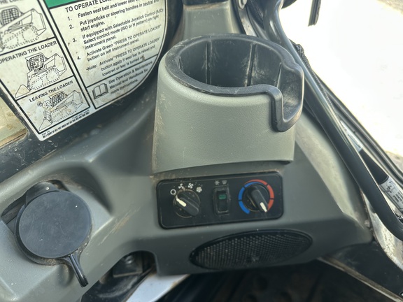 https://photos.machinefinder.com/60/11297060/77200599_large_72447.jpg