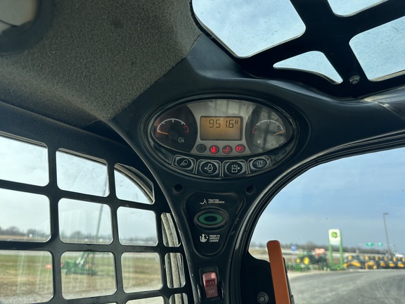 https://photos.machinefinder.com/60/11297060/77200597_large_24056.jpg