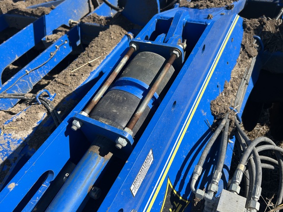 https://photos.machinefinder.com/00/11350100/76331027_large_37022.jpg