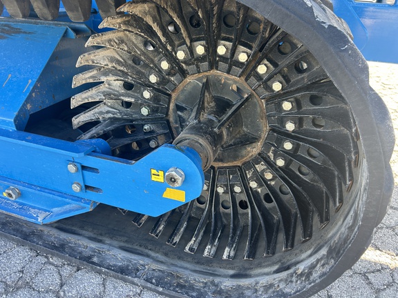 https://photos.machinefinder.com/00/11354800/77438095_large_60338.jpg