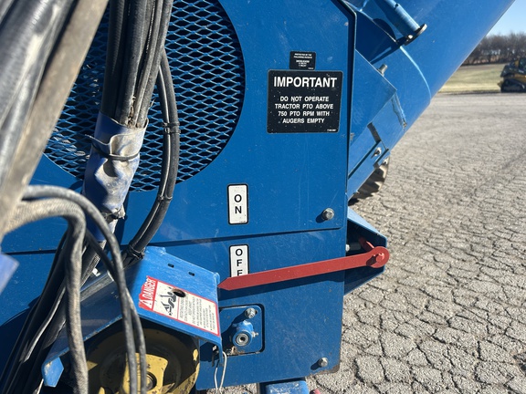 https://photos.machinefinder.com/64/11354864/77437834_large_41077.jpg