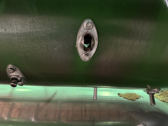 https://photos.machinefinder.com/61/11368761/76462681_large_35579.jpg