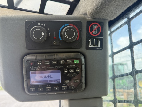 https://photos.machinefinder.com/29/11369529/79306486_large_33068.jpg