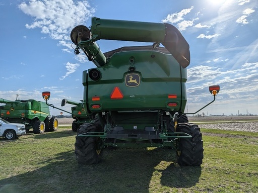 https://photos.machinefinder.com/05/11370405/79225137_large_74214.jpg