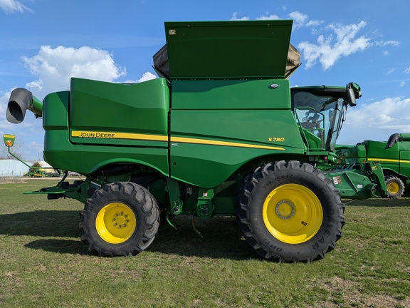 https://photos.machinefinder.com/05/11370405/79225128_large_83265.jpg