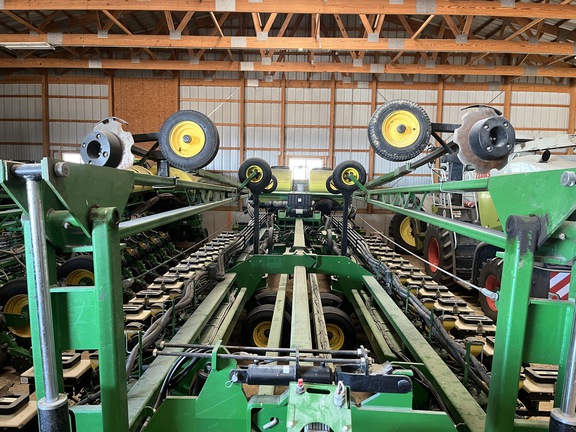 https://photos.machinefinder.com/56/11399956/76756796_large_2431.jpg