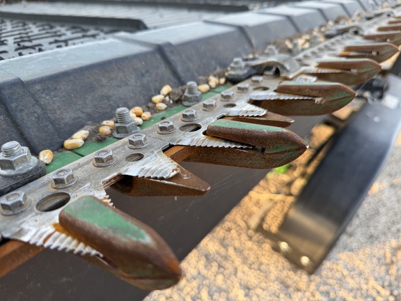https://photos.machinefinder.com/49/11407349/76833265_large_24930.jpg
