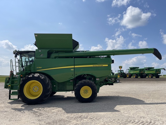 https://photos.machinefinder.com/03/10004303/68124327_large_13041.jpg