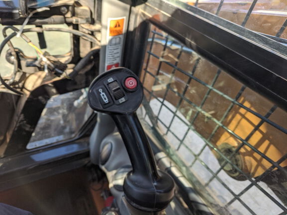 https://photos.machinefinder.com/53/11445553/77849301_large_42633.jpg
