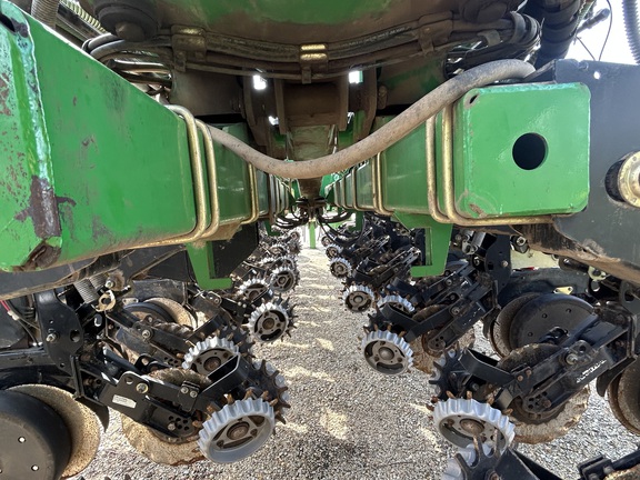 https://photos.machinefinder.com/92/11448192/79385085_large_23890.jpg
