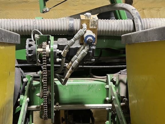 https://photos.machinefinder.com/72/11450672/77256641_large_69380.jpg