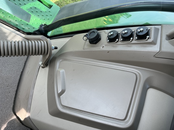 https://photos.machinefinder.com/63/10013563/74834618_large_94895.jpg