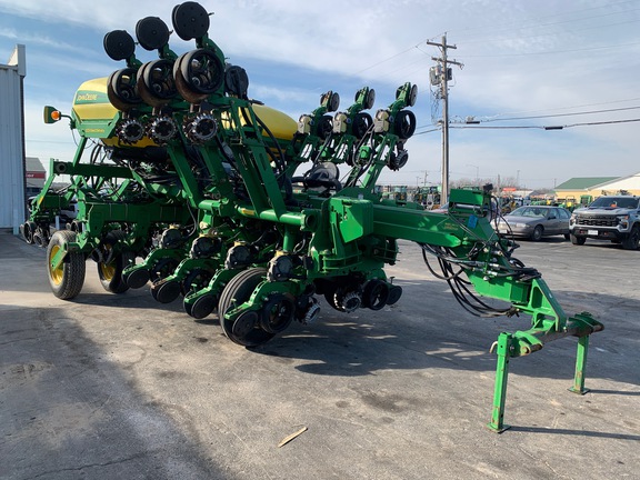 https://photos.machinefinder.com/06/11483906/78189407_large_66250.jpg