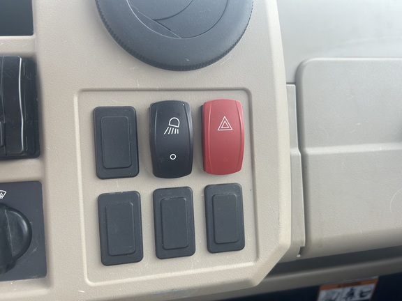 https://photos.machinefinder.com/69/11497569/79072569_large_41510.jpg