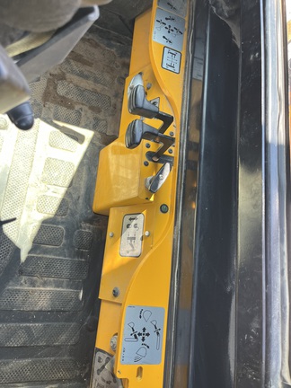 https://photos.machinefinder.com/37/11507137/79182157_large_56239.jpg