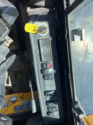 https://photos.machinefinder.com/37/11507137/79182158_large_18766.jpg