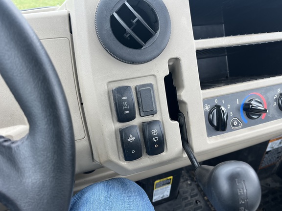 https://photos.machinefinder.com/32/11518232/79335254_large_8913.jpg