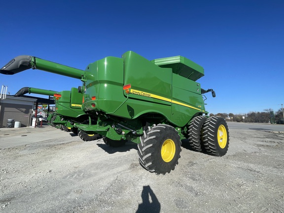 https://photos.machinefinder.com/30/9167930/62634674_large_64279.jpg