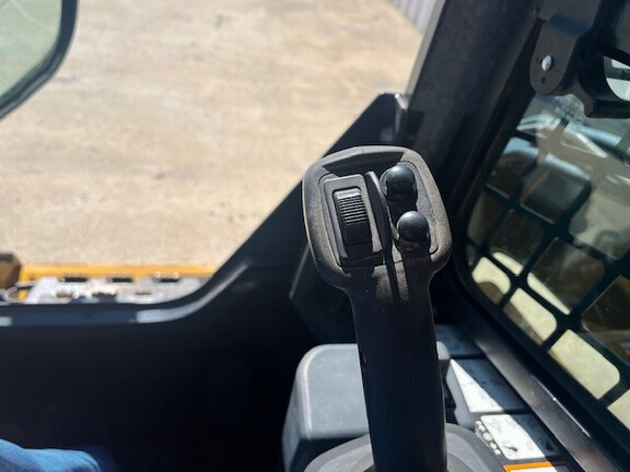 https://photos.machinefinder.com/51/11531051/78748532_large_84419.jpg