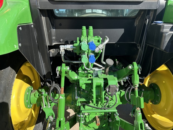 https://photos.machinefinder.com/83/11533483/78192268_large_36926.jpg