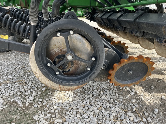 https://photos.machinefinder.com/10/11597810/79285734_large_14372.jpg