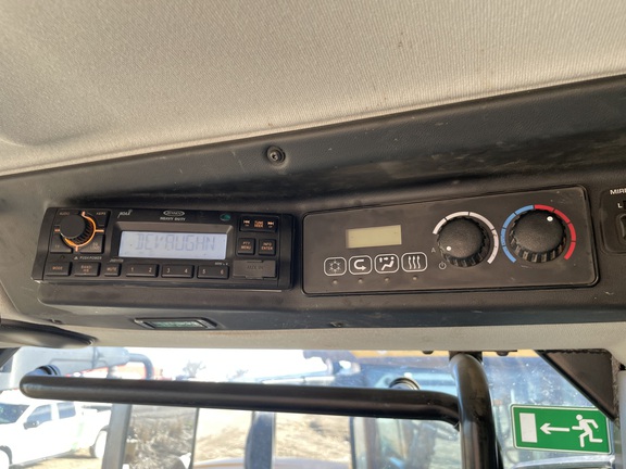 https://photos.machinefinder.com/81/11599781/78573677_large_28157.jpg