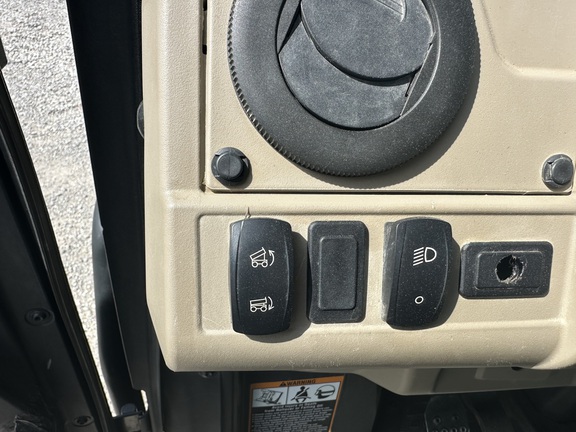 https://photos.machinefinder.com/03/11612403/79292500_large_87453.jpg