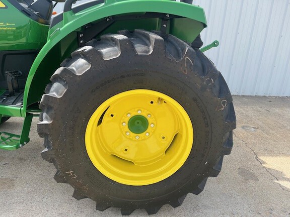 https://photos.machinefinder.com/10/11616110/78813014_large_1990.jpg