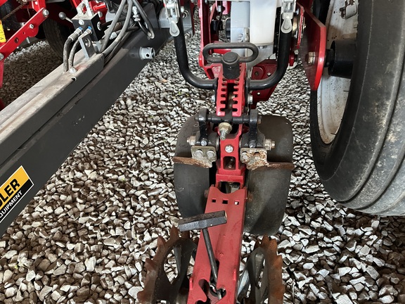 https://photos.machinefinder.com/18/11670418/79220877_large_88250.jpg