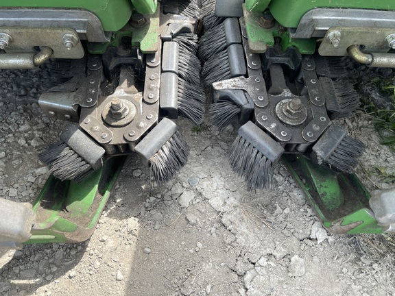 https://photos.machinefinder.com/31/10144531/67988180_large_56040.jpg