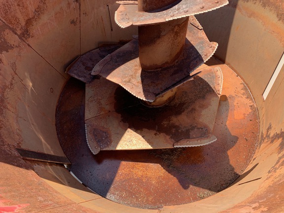 https://photos.machinefinder.com/11/11660011/79718838_large_42369.jpg