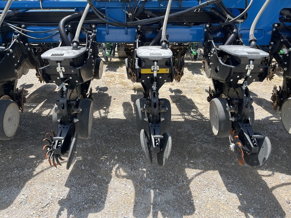 https://photos.machinefinder.com/86/11478786/79755145_large_66919.jpg