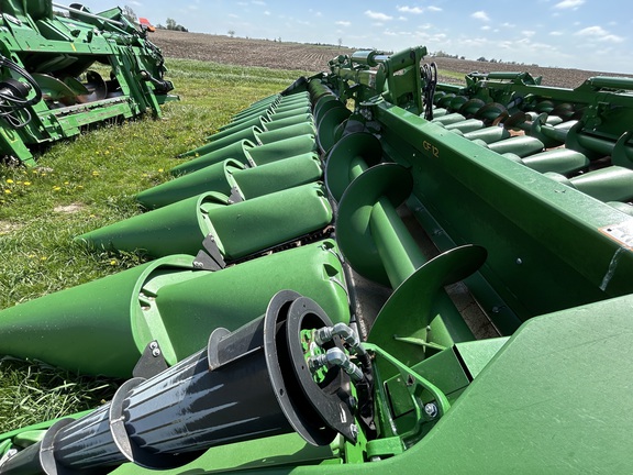 https://photos.machinefinder.com/02/11384402/79488416_large_55049.jpg