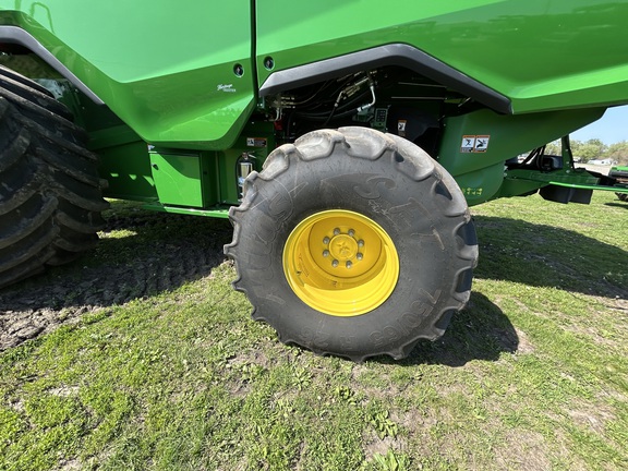 https://photos.machinefinder.com/06/11437106/79490357_large_32555.jpg