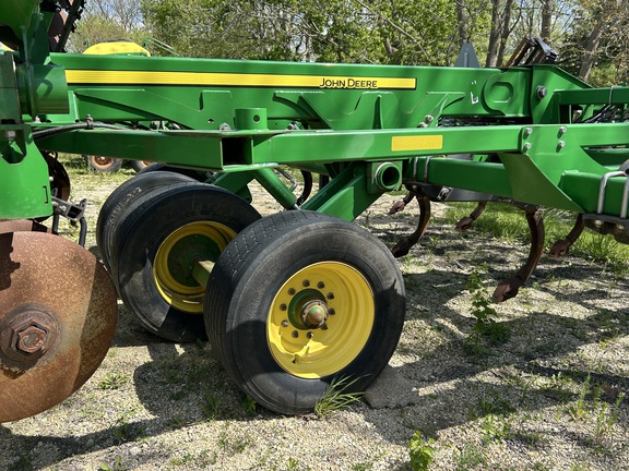 https://photos.machinefinder.com/82/10063282/79753728_large_92627.jpg
