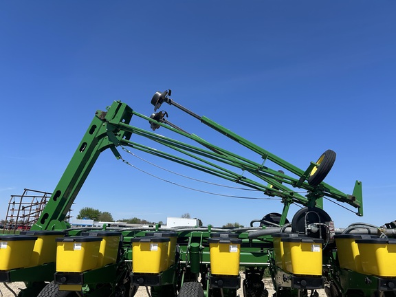 https://photos.machinefinder.com/72/11450672/79418342_large_35561.jpg