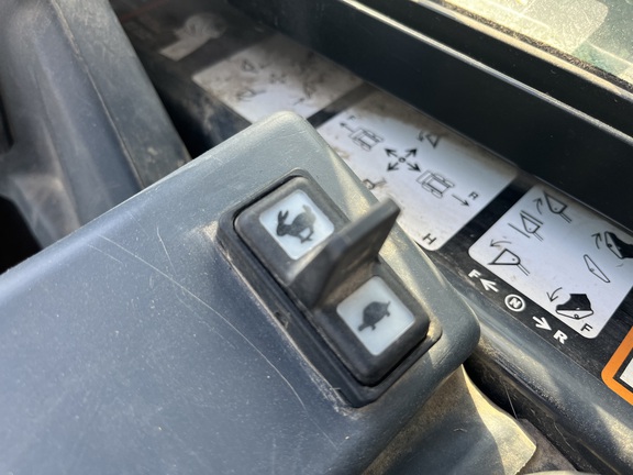 https://photos.machinefinder.com/01/10189801/69597338_large_58074.jpg