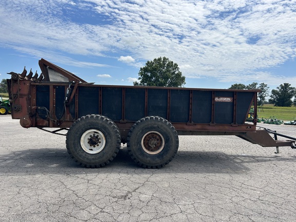 https://photos.machinefinder.com/80/10233880/68048735_large_96789.jpg