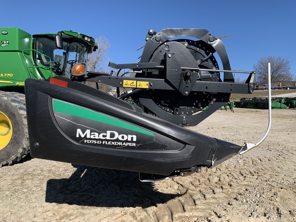 https://photos.machinefinder.com/82/9389782/64258984_large_73978.jpg